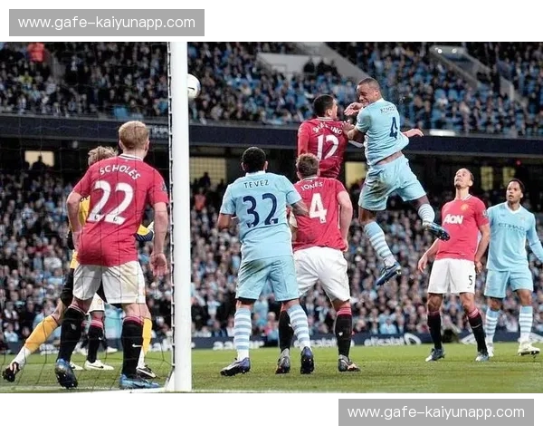 曼联vs曼城：老特拉福德的红蓝恩怨，一场决定命运的德比